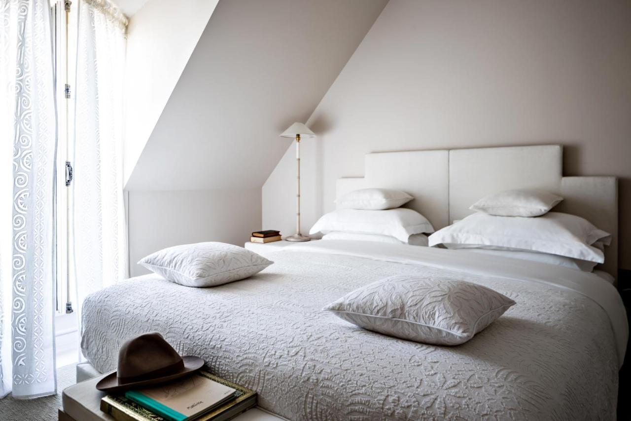 Monsieur George Hotel & Spa - Champs-Elysees Париж Екстериор снимка A bedroom